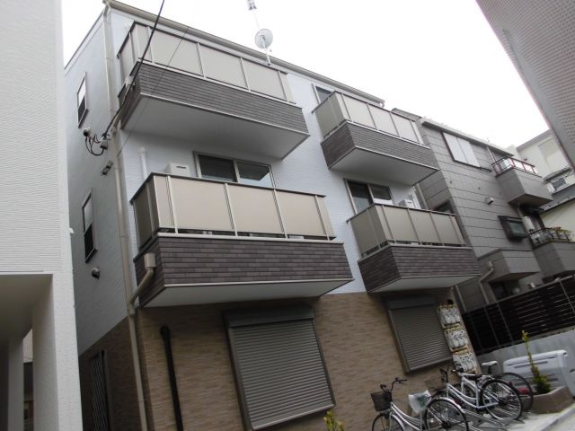 プロテージ小岩のエントランス