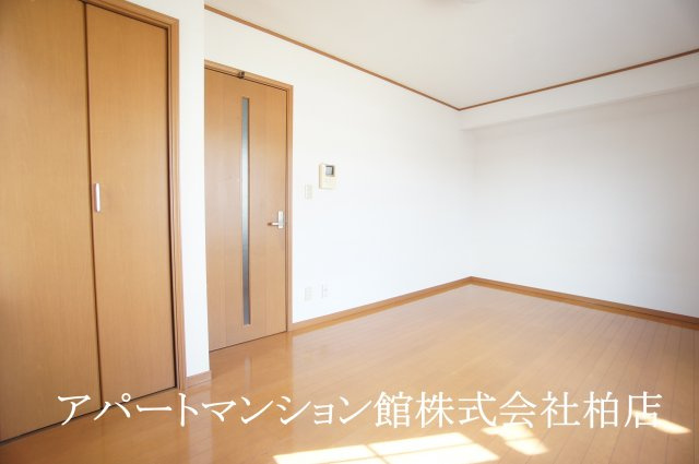 レガート柏桜台Bの居間・リビング