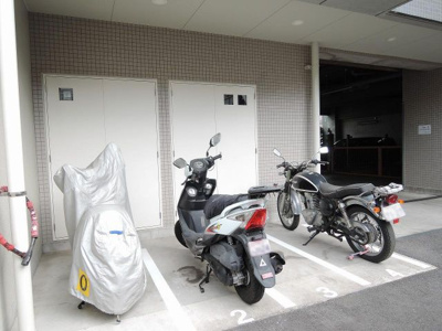 【その他共用部分】 | レクシオ川崎富士見 | バイク置場
