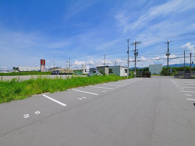 ソレイユからこの駐車場
