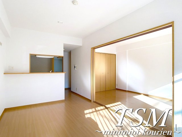 アバンザール香里園の居間・リビング