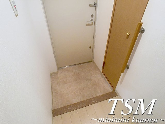 アバンザール香里園の玄関