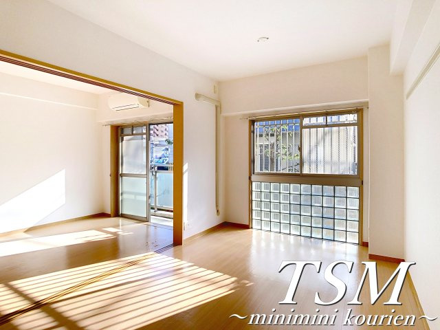 アバンザール香里園の居間・リビング