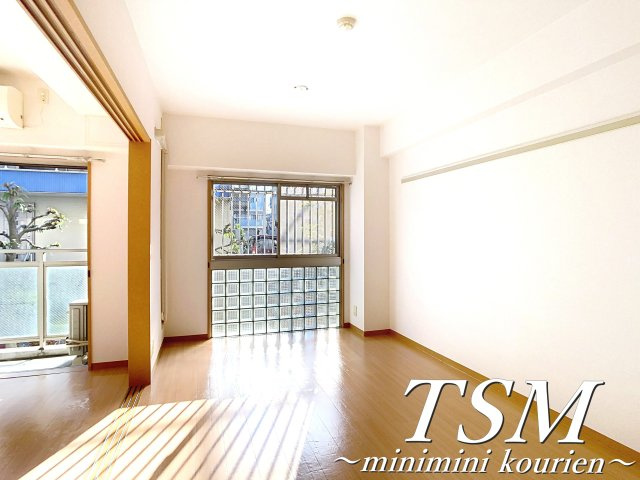 アバンザール香里園の居間・リビング