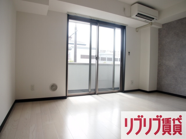 ルラーシュ新宿の居間・リビング
