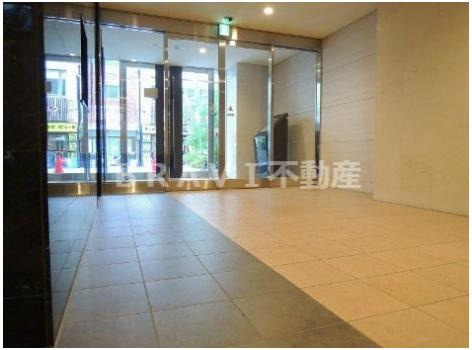 プレサンス本町ジョイス　BRAVI不動産のエントランス|【プレサンス本町ジョイス】落ち着いたエントランスです