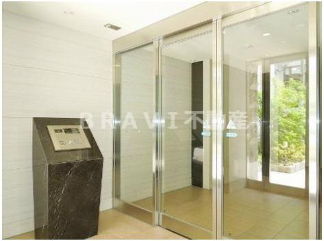 プレサンス本町ジョイス　BRAVI不動産のエントランス|【プレサンス本町ジョイス】エントランスです