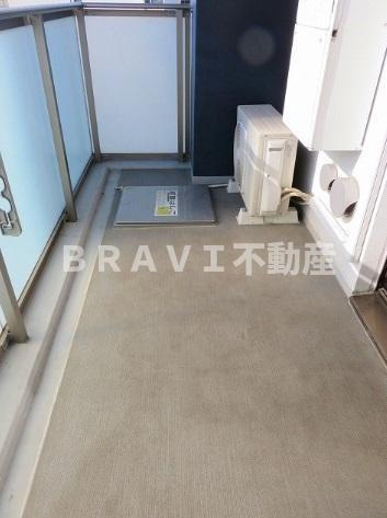 アーバネックス南堀江　BRAVI不動産のバルコニー|【アーバネックス南堀江】外からの目が気にならないバルコニーで洗濯物が干せます