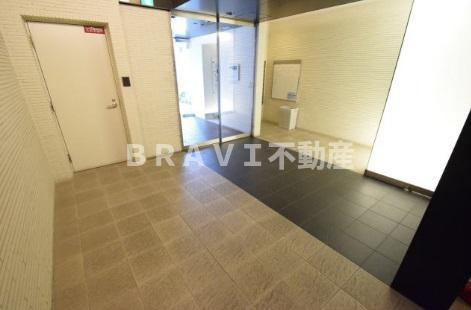アーバネックス南堀江　BRAVI不動産のエントランス|【アーバネックス南堀江】落ち着いたエントランスです