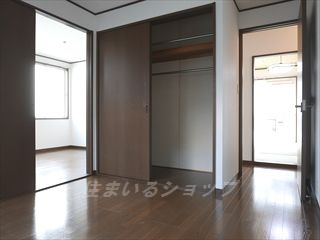 広島市安佐北区口田４丁目のアパートの寝室