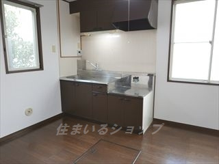 広島市安佐北区口田４丁目のアパートのキッチン|シングルレバー水栓・給湯リモコンあり