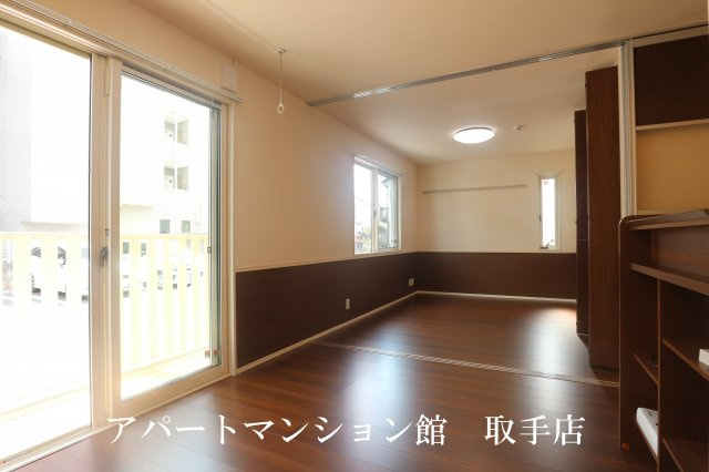 パインエーカーⅠの居間・リビング