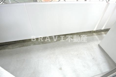 スプランディッド難波　BRAVI不動産のバルコニー|【スプランディッド難波】落ち着いた時間を過ごせるバルコニーです