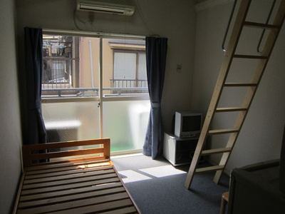 【内装】 | レオパレスＳＵＮＢＥＡＭ  | ベットはありません。