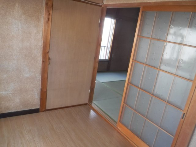 ハイツ内藤の洋室