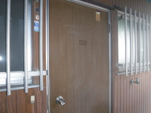 ハイツ内藤の玄関