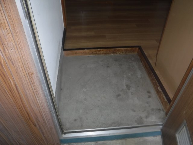 ハイツ内藤の玄関