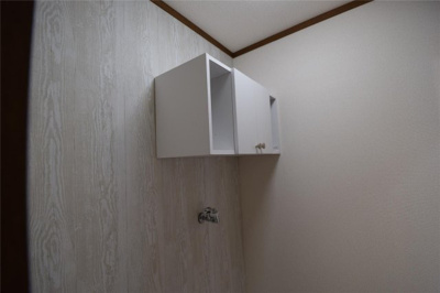 【設備】 | ユーミーマンション加藤Ａ棟 | 洗濯パンの上に収納棚設置しています