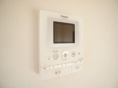 【セキュリティ】 | イル・リーヴル | 訪問者の確認ができるTVドアホン付きです♪