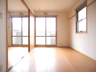 【寝室】 | イル・リーヴル | 清潔感のあるきれいな洋間です♪