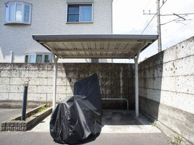 【その他共用部分】 | イル・リーヴル | 屋根付きの駐輪場があります♪