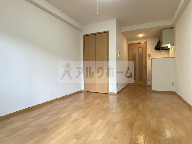 サウス高安の居間・リビング|サウス高安（八尾市恩智南町）　洋室