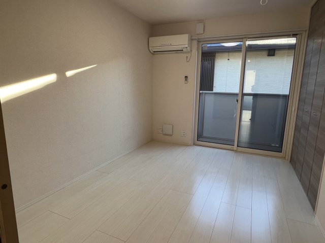 エーデルワイス中山の居間・リビング