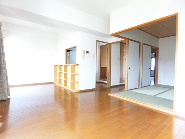 美加の台詩季ヶ丘マンションの居間・リビング
