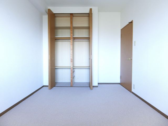 美加の台詩季ヶ丘マンションの洋室