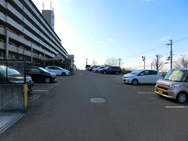 美加の台詩季ヶ丘マンションの駐車場