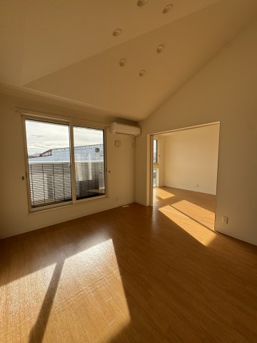 NIFTY+（ニフティプラス）の居間・リビング