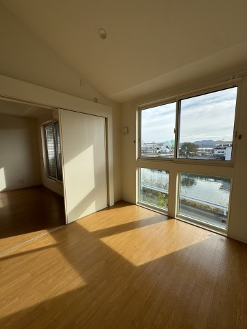 NIFTY+（ニフティプラス）の洋室