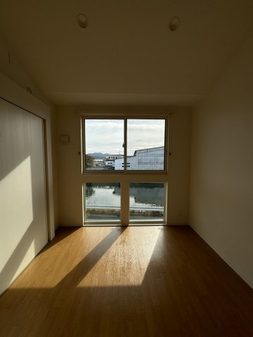 NIFTY+（ニフティプラス）の洋室