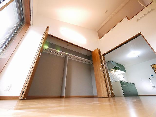 バートンハウス西大寺北町の洋室