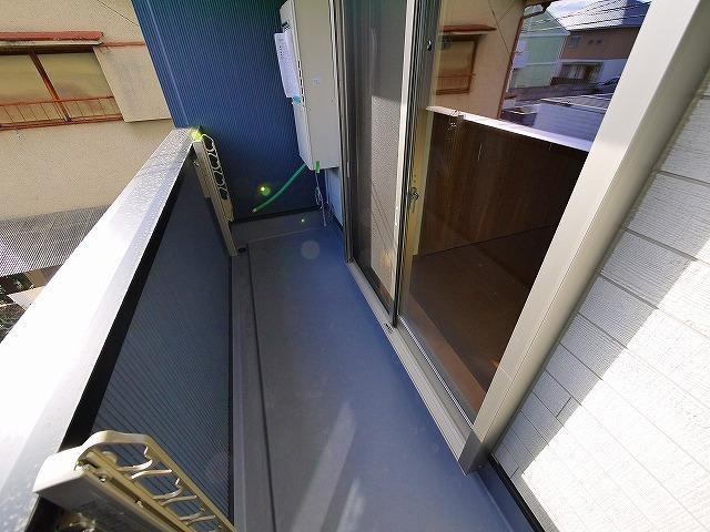 バートンハウス西大寺北町の玄関