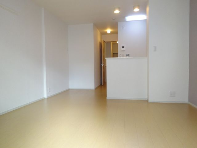 アティレ・ジャンの居間・リビング