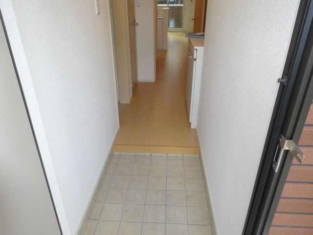 アティレ・ジャンの玄関