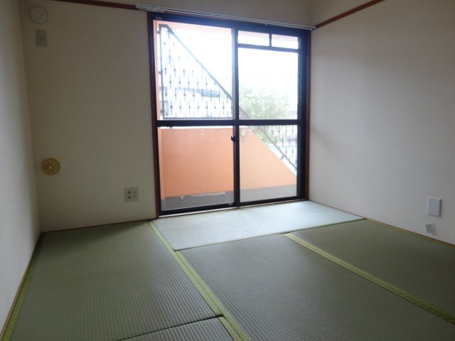 ハイツメルシーの和室