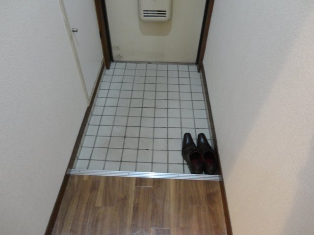 ハイツメルシーの玄関