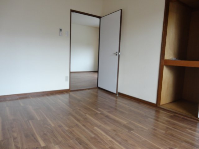 ハイツメルシーの洋室