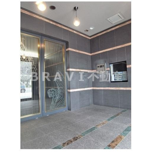 スワンズ難波パークビュー　BRAVI不動産のエントランス|【スワンズ難波パークビュー】ゆとりのあるエントランスです