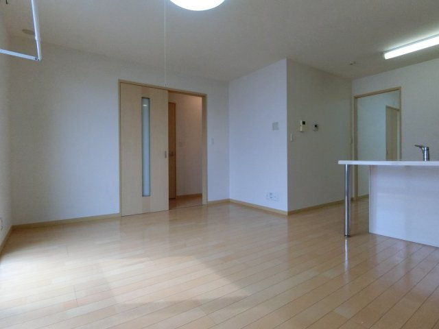 ピアタウンＤ棟の居間・リビング