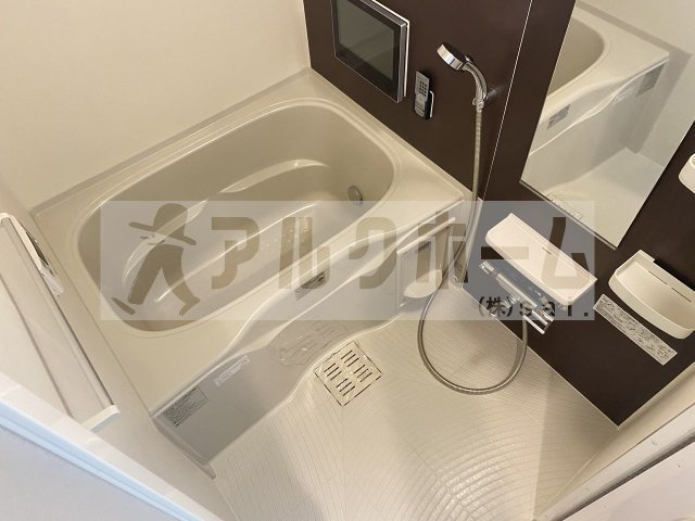 スペチアーレ桜ヶ丘の浴室