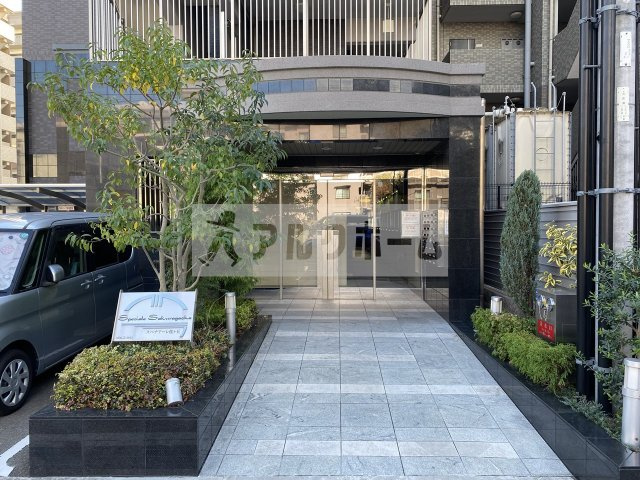 スペチアーレ桜ヶ丘のエントランス|スペチアーレ桜ヶ丘　エントランス