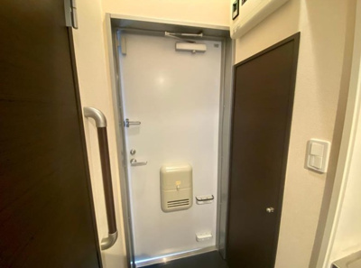 【玄関】 | レオネクストカーサレフィナード