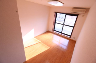 【洋室】 | リバーサイド金岡