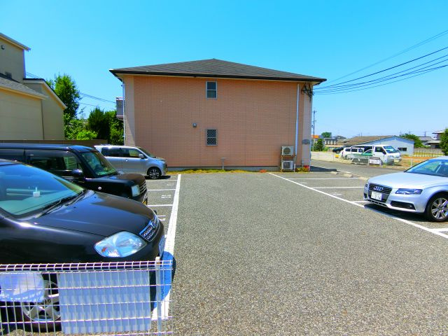 リースランド泉ヶ丘の駐車場