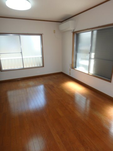 メゾンシノハラの洋室|エアコン付