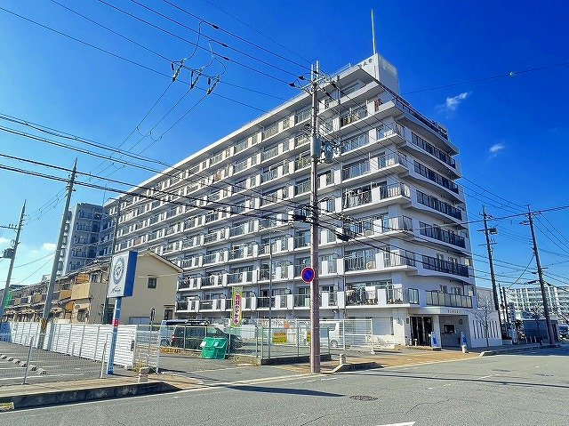 サンルモン新大宮の外観|キレイな外観です。