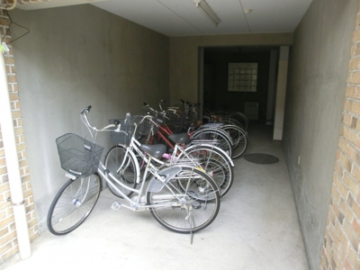 【その他共用部分】 | ルーナ | ゆとりのある駐輪場☆